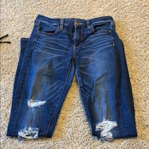 AEO distresses jeggings. Size 8 xlong